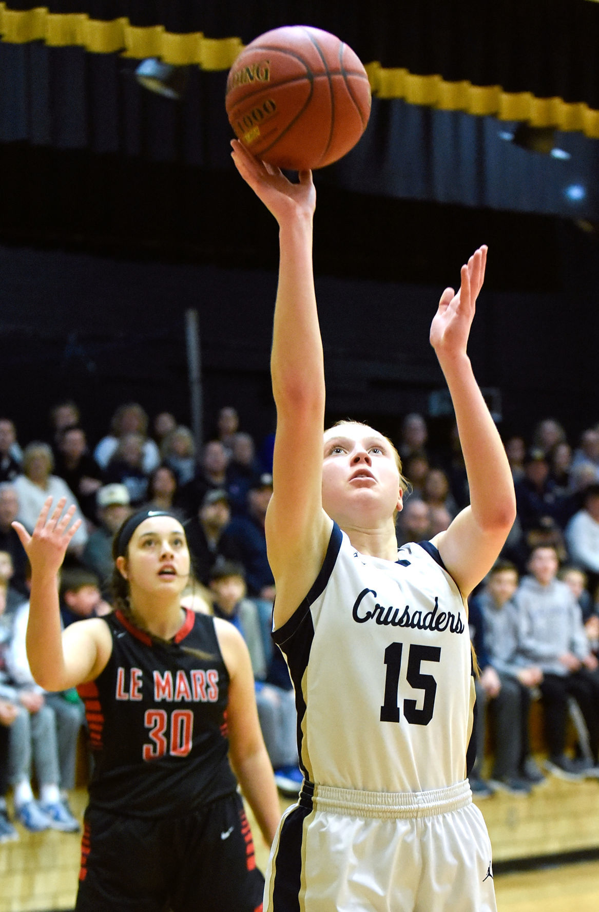 Basketball Le Mars vs. Bishop Heelan